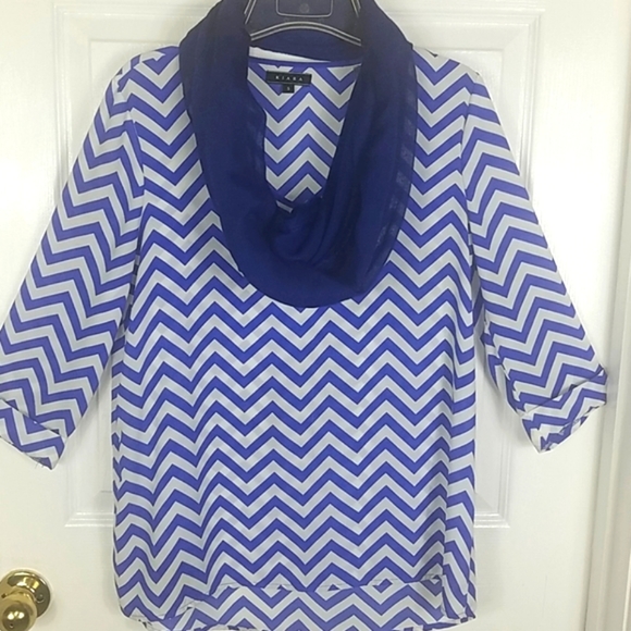 Kiara Tops - Kiara, 0011, blue and white Chevron top, size S